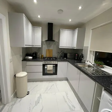 Appartamento Luxury 3 Bed House - 10 Min Walk From Dartford Town Centre - Fully Refurbished Esterno foto