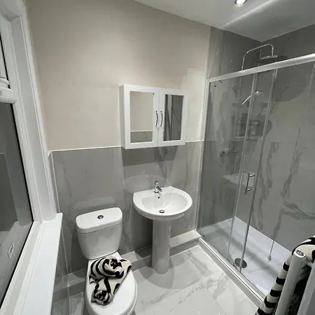 Appartamento Luxury 3 Bed House - 10 Min Walk From Dartford Town Centre - Fully Refurbished Esterno foto