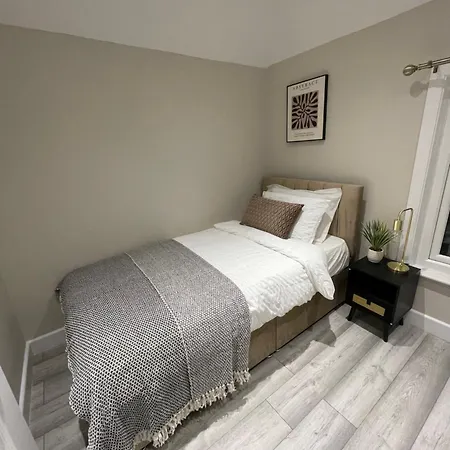 Appartamento Luxury 3 Bed House - 10 Min Walk From Dartford Town Centre - Fully Refurbished Esterno foto