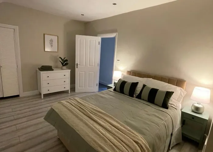Luxury 3 Bed House - 10 Min Walk From Dartford Town Centre - Fully Refurbished