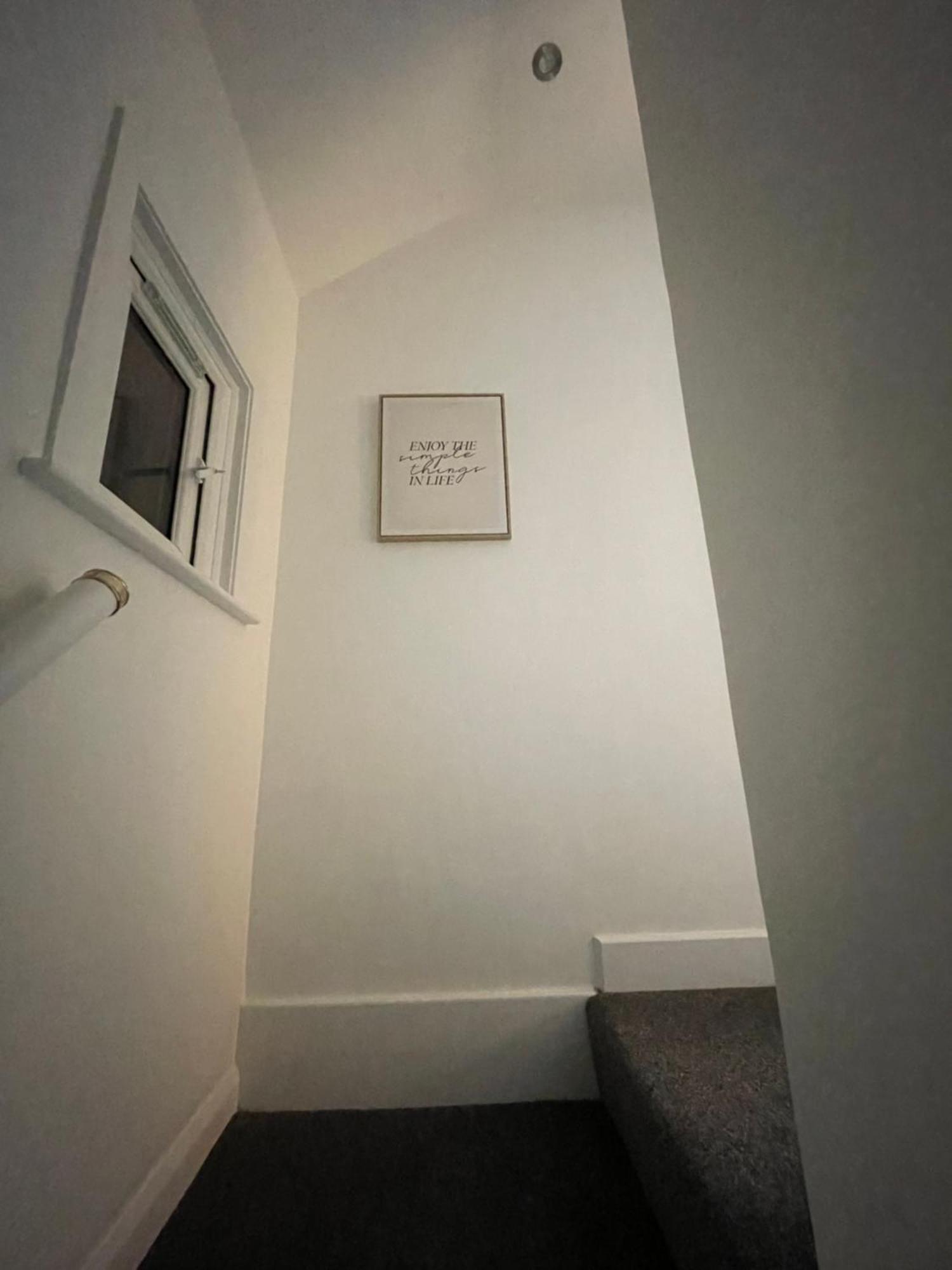 Apartment Luxury 3 Bed House - 10 Min Walk From Town Centre - Fully Refurbished Dartford